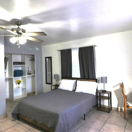 Hallandale Beach Motel With Free Parking And Full Kitchen ! No Extra Fees! Accepting Cash! ภายนอก รูปภาพ