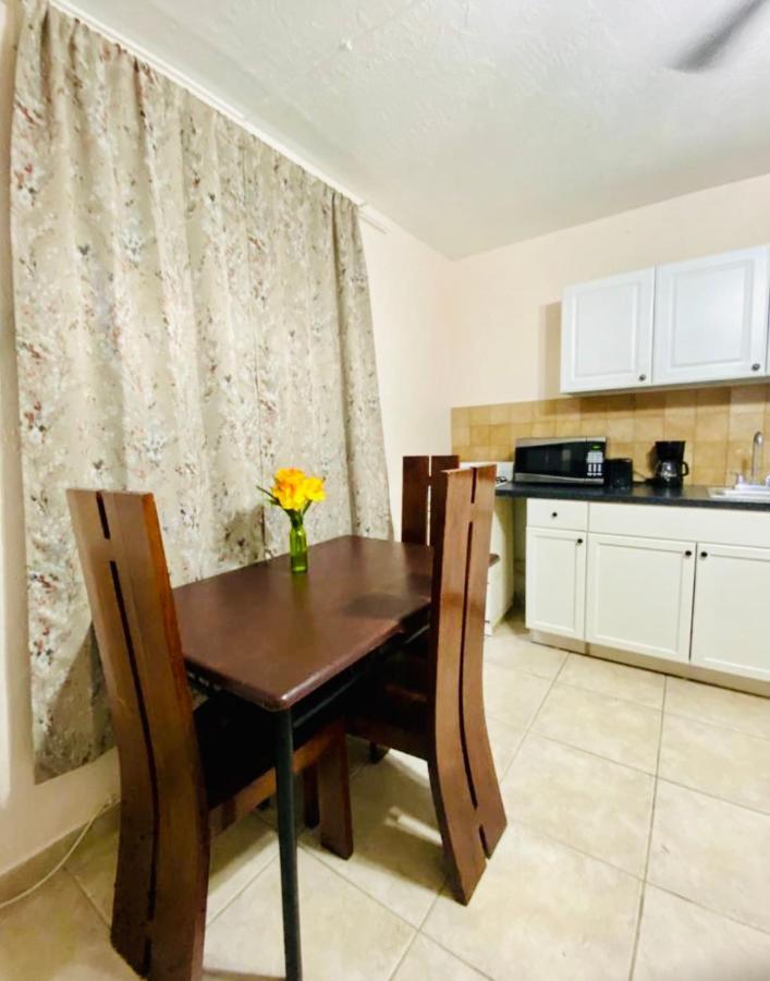 Hallandale Beach Motel With Free Parking And Full Kitchen ! No Extra Fees! Accepting Cash! ภายนอก รูปภาพ